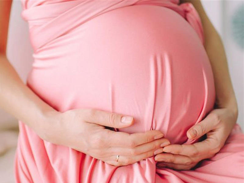 حامل فُرضت عليها غرامة  لقيادتها سيارة على طريق مخصص للمركبات التي تضم راكبين