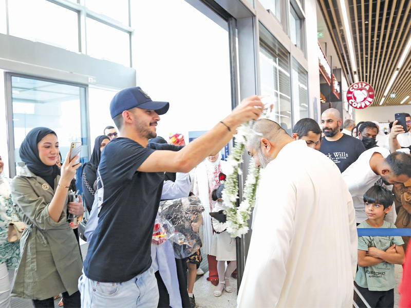 طلائع الحجاج تعود إلى البلاد