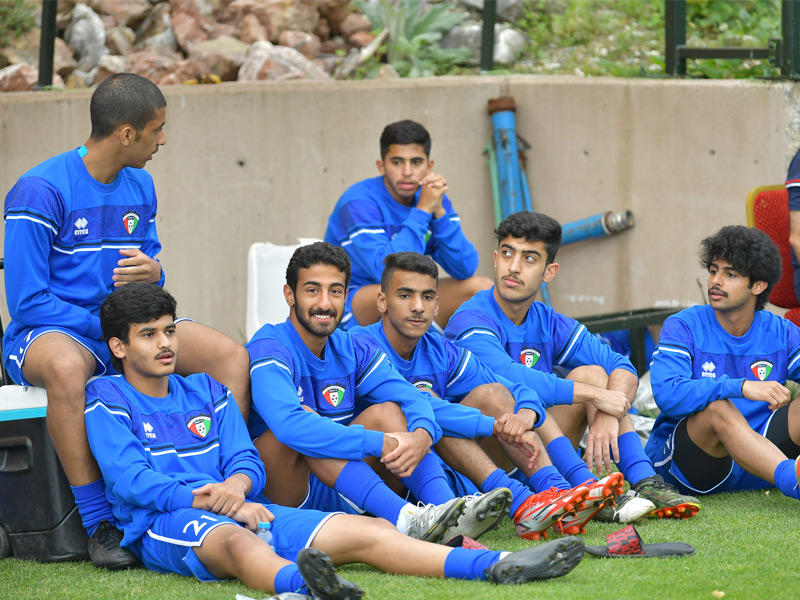 استراحة محارب خلال تدريب سابق للمنتخب