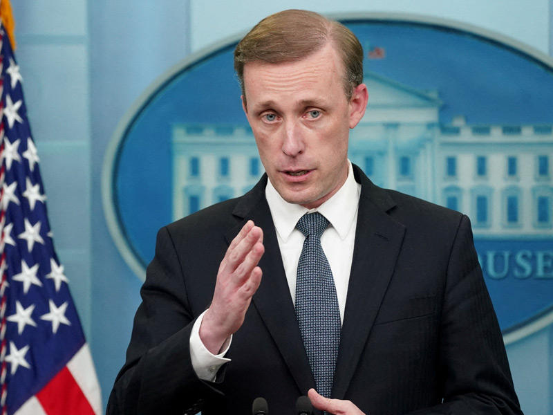 سوليفان متحدثاً خلال إفادة بالبيت الأبيض في واشنطن الاثنين الماضي    (رويترز)