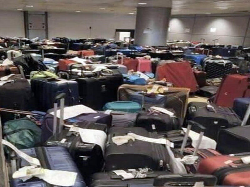  تكدس الحقائب