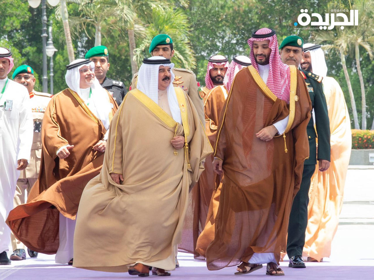 الأمير محمد بن سلمان مستقبلاً العاهل البحريني