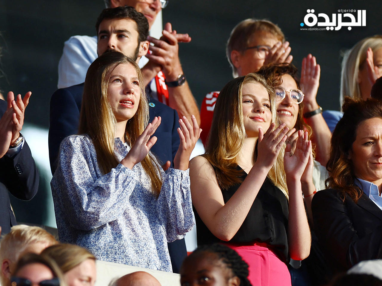 الأميرة ليونور وشقيقتها صوفيا في مدرجات مباراة إسبانيا والدنمارك ضمن كأس أوروبا للسيدات
