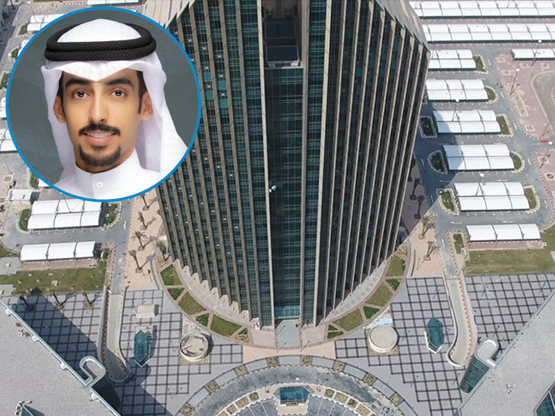 مبنى الهيئة العامة للتعليم التطبيقي وفي الاطار نائب الرئيس لشؤون الكليات رئيس لجنة المستجدين في الاتحاد العام لطلبة ومتدربي الهيئة نواف الجنفاوي