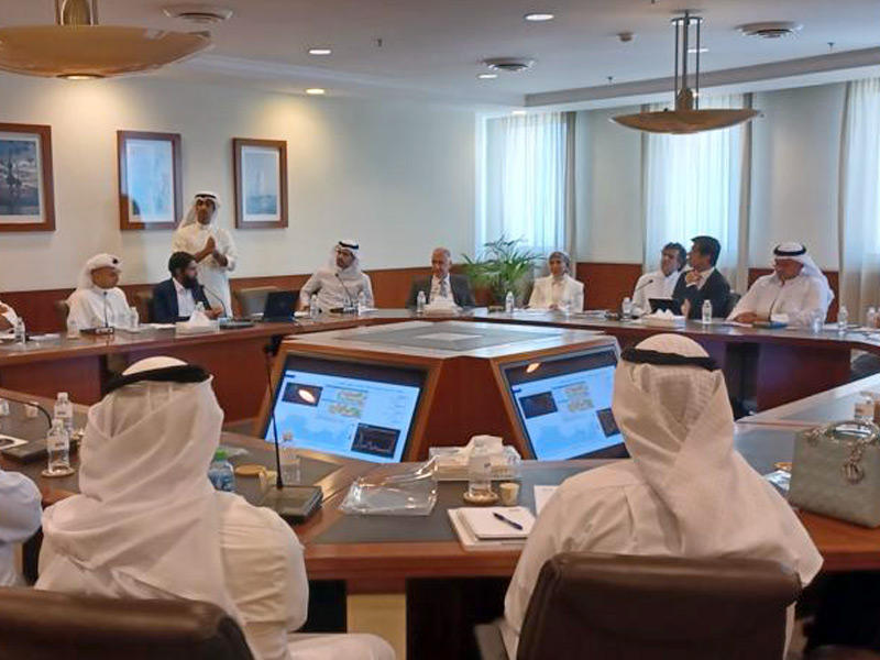 جانب من الندوة