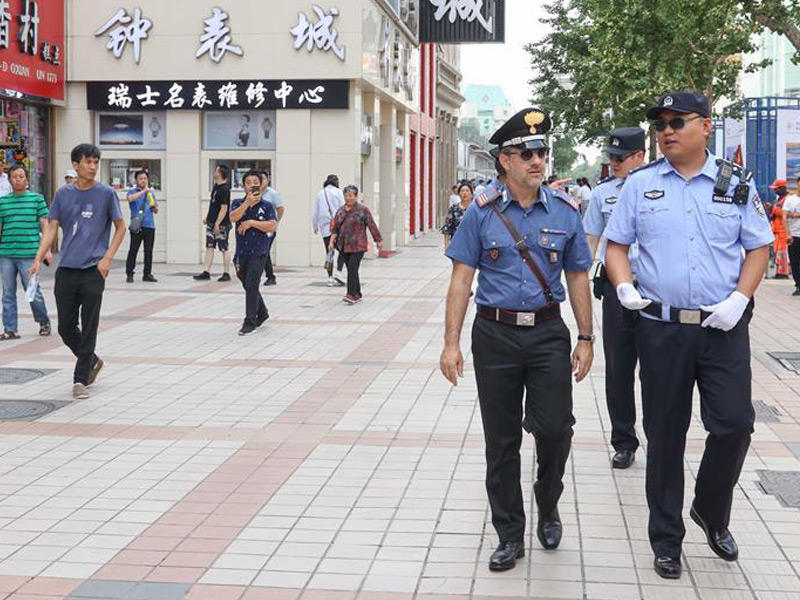 عناصر من اللجنة المركزية للتفتيش على الانضباط في الصين