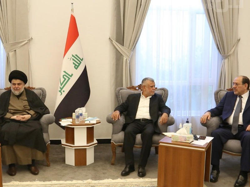 زعيم التيار الصدري مقتدى الصدر ورئيس ائتلاف دولة القانون نوري المالكي في آخر لقاء بينهما بمنزل العامري خلال يناير الماضي