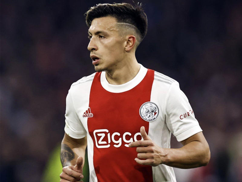  المدافع الأرجنتيني ليساندرو مارتينيس