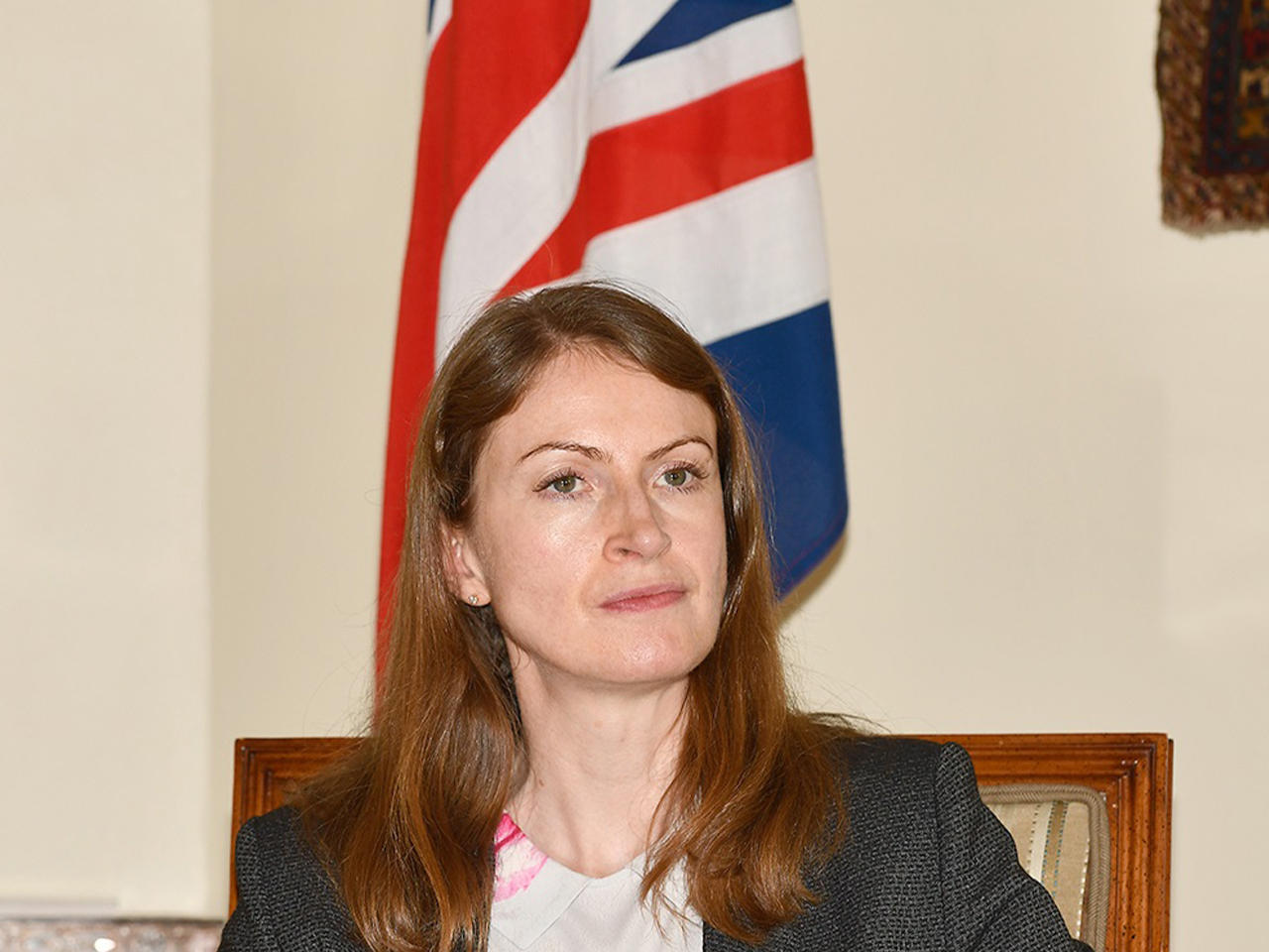 سفيرة المملكة المتحدة لدى البلاد بليندا لويس