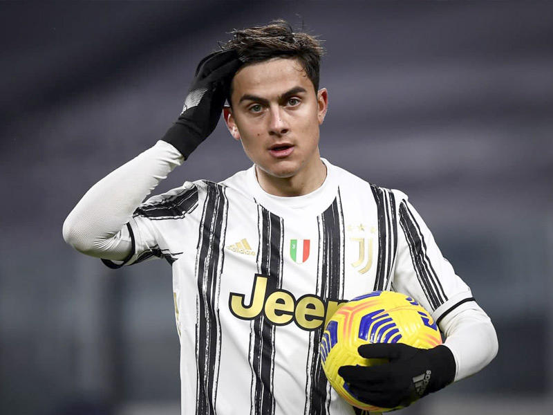  المهاجم الدولي الأرجنتيني باولو ديبالا