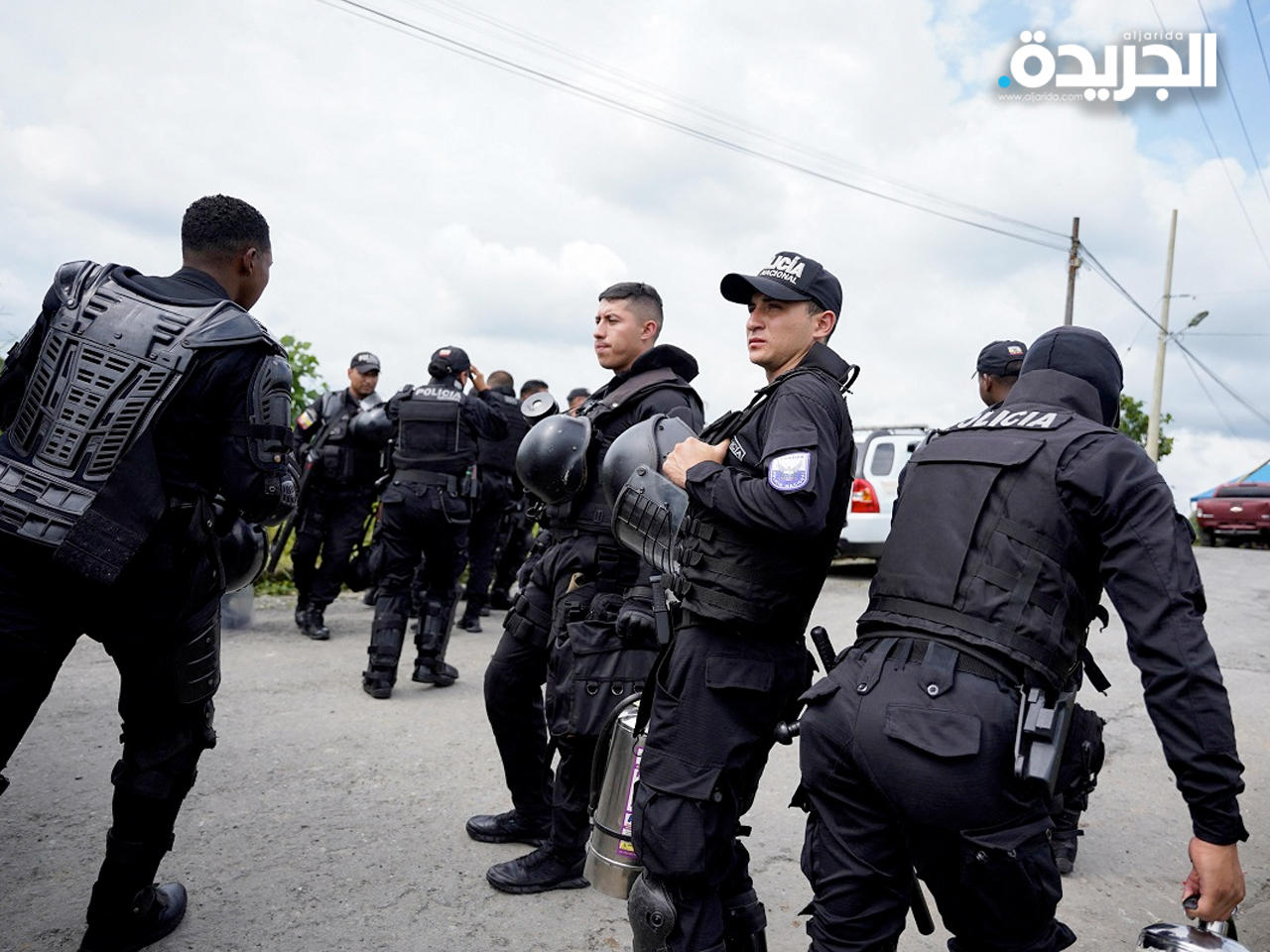قوات الشرطة تتواجد خارج السجن