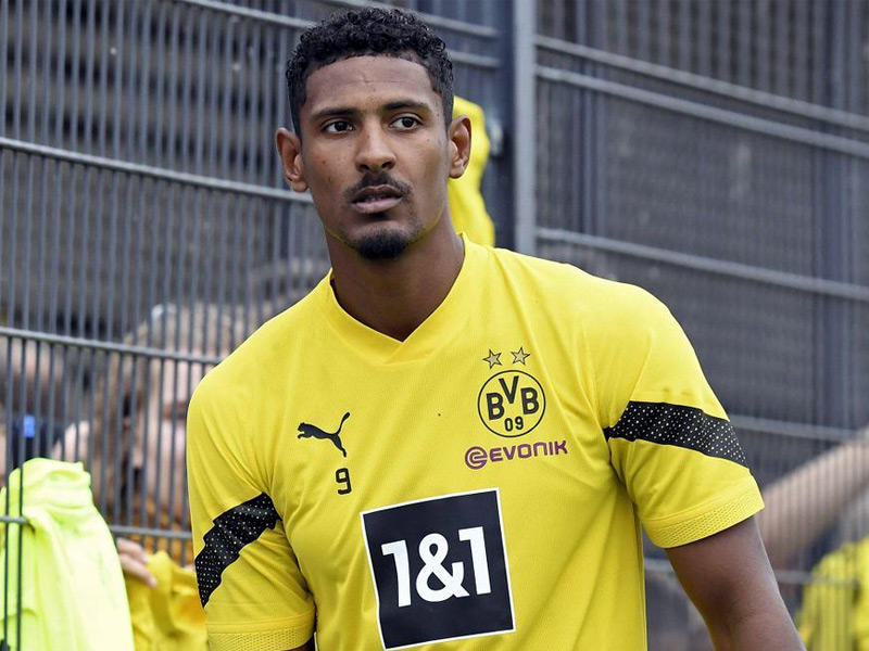  بطل الدوري الألماني لكرة القدم بوروسيا دورتموند