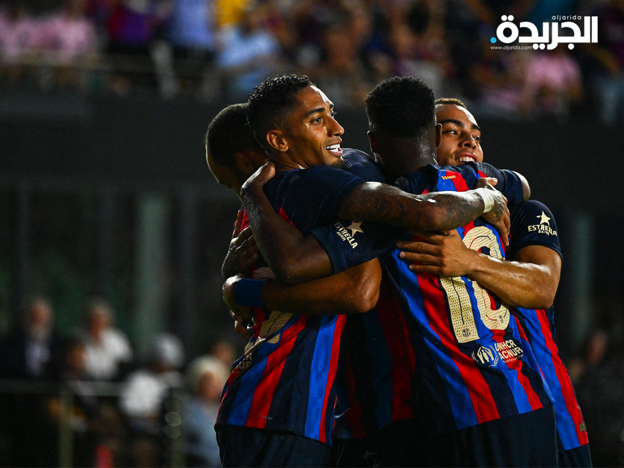 احتفال لاعبي برشلونة بأحد الأهداف