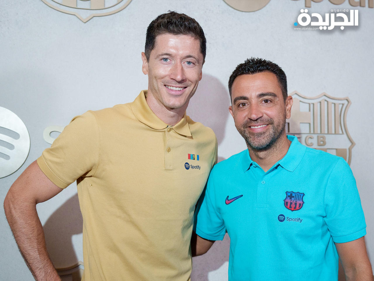 تشافي ملتقياً روبرت ليفاندوفسكي بعد وصوله إلى الولايات المتحدة