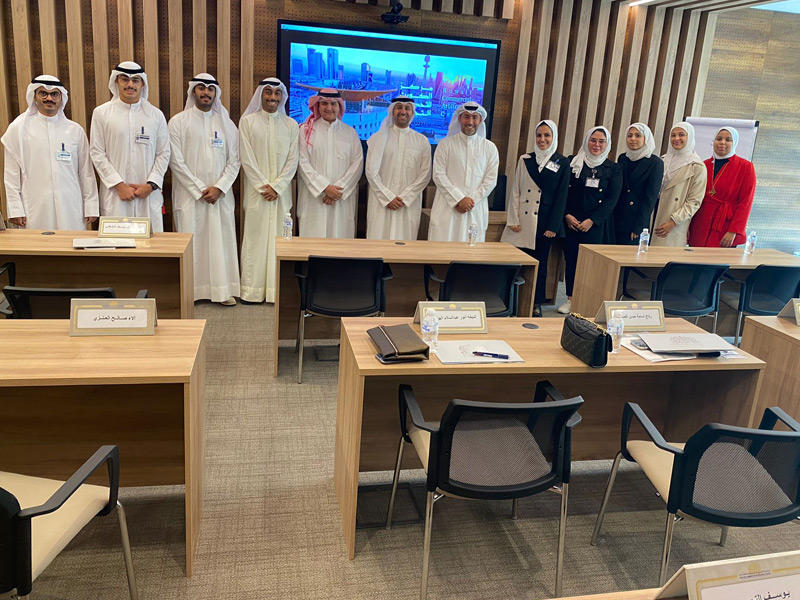 جانب من المشاركين في البرنامج