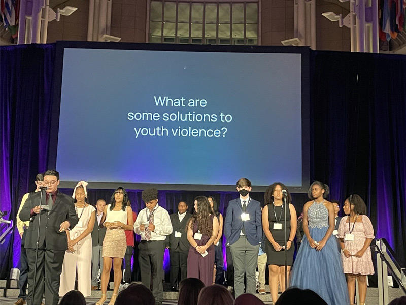 الطلبة السفراء المشاركون في الفعالية