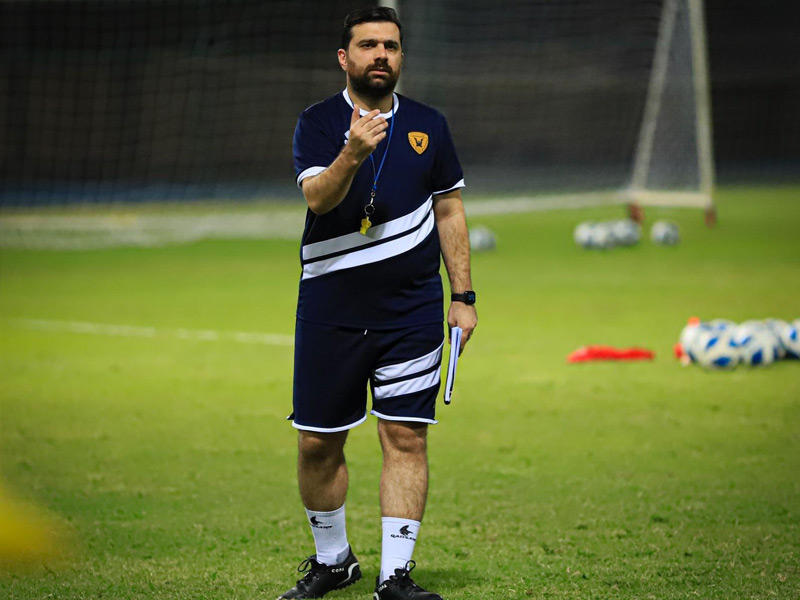  المدير الفني لفريق القادسية لكرة القدم ناصر الشطي