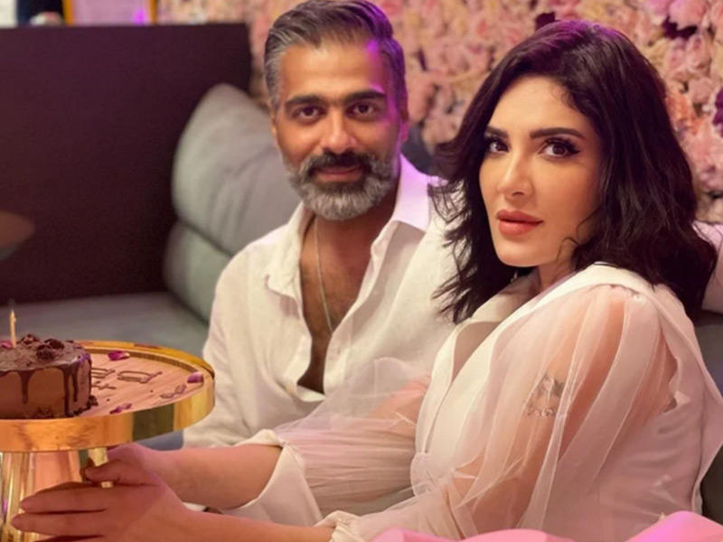 الممثلة هبة الدري وزوجها نواف العلي