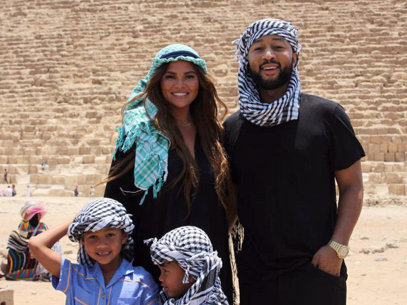 النجم ​جون ليجند​ وأسرته