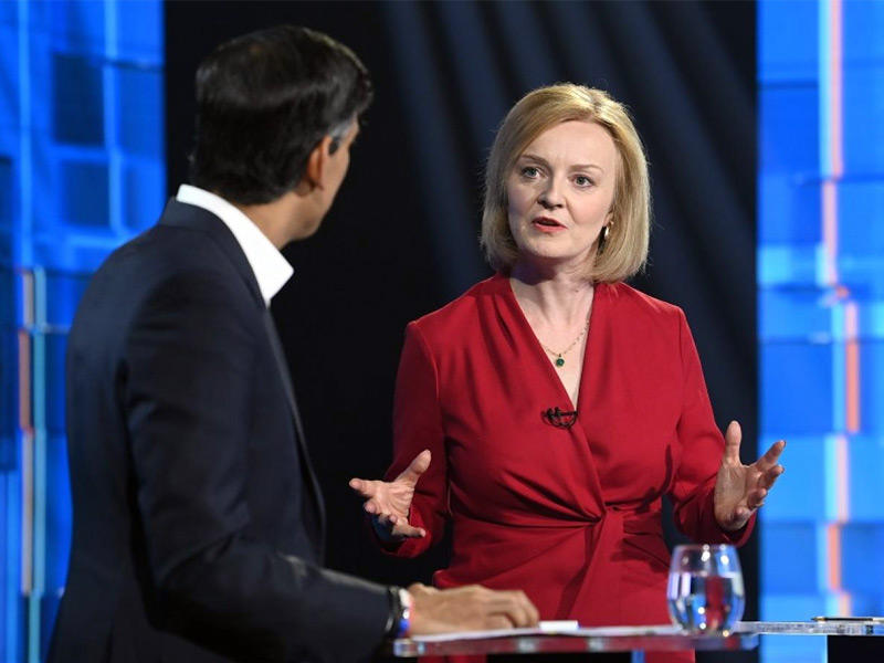  وزيرة خارجية بريطانيا ليز تراس ووزير المالية السابق ريشي سوناك