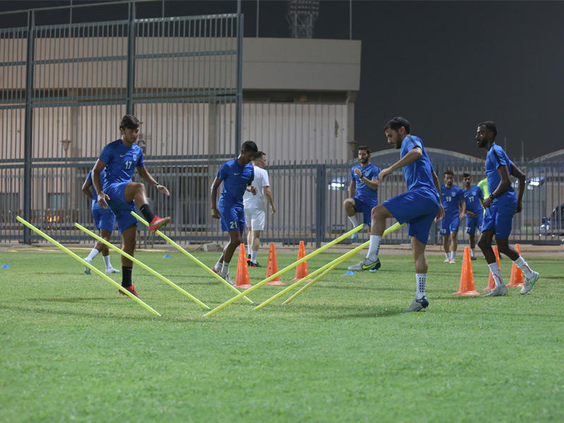 جانب من تدريبات فريق كاظمة