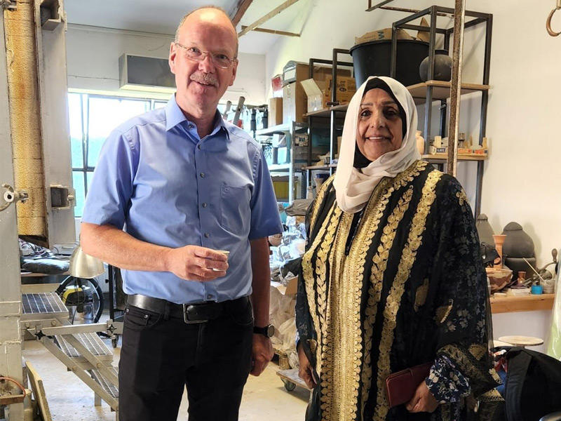 الخزافة طليعة الخرس مع محافظ غرين هاوزن