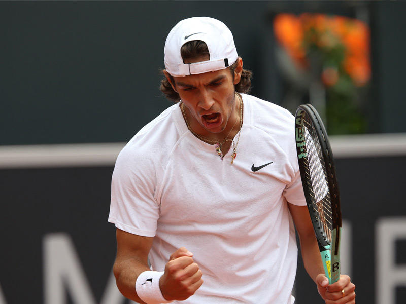 الإيطالي الواعد لورنتسو موسيتي