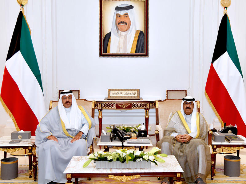 ولي العهد خلال استقباله النواف أمس