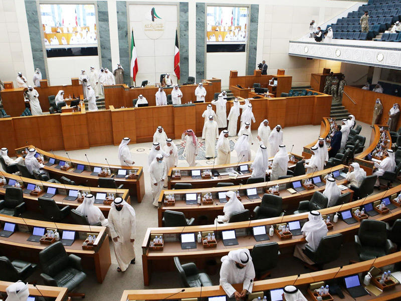 جلسة سابقة لاعضاء مجلس الامة 