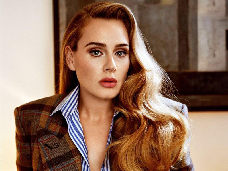  المغنية أديل