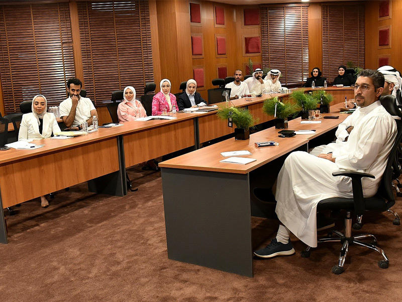 جانب من جلسة هيئة الشباب