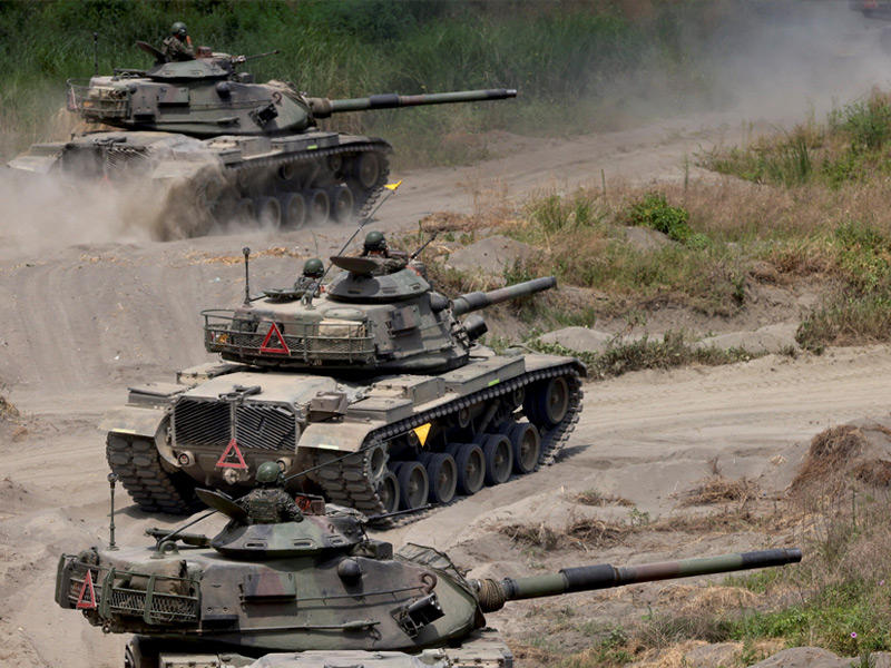 استمرار التدريبات العسكرية في تايوان أمس استعداداً لهجوم صيني محتمل (رويترز)