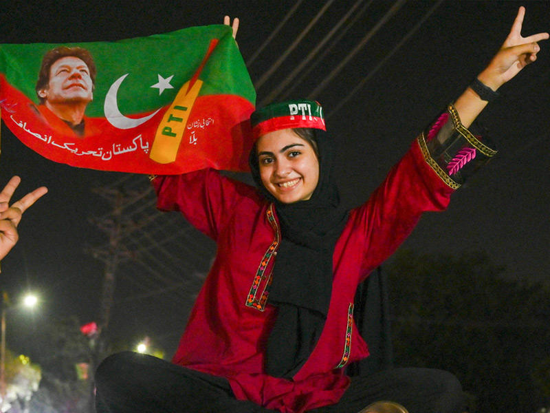 فرحة بالغاء الإنتخابات 