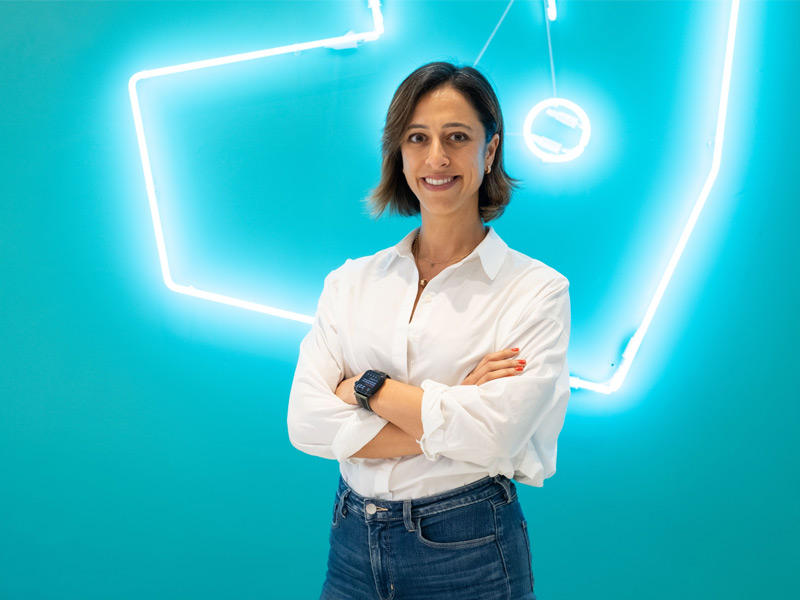 المديرة العامة لـ «ديليفرو الكويت» سهام الحسيني