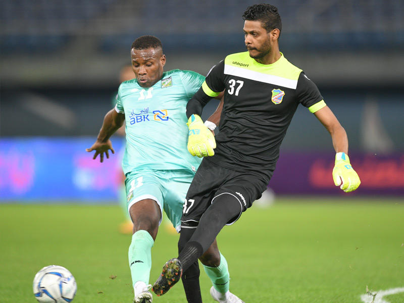 بدر الصعنون في كرة مشتركة مع سدرك