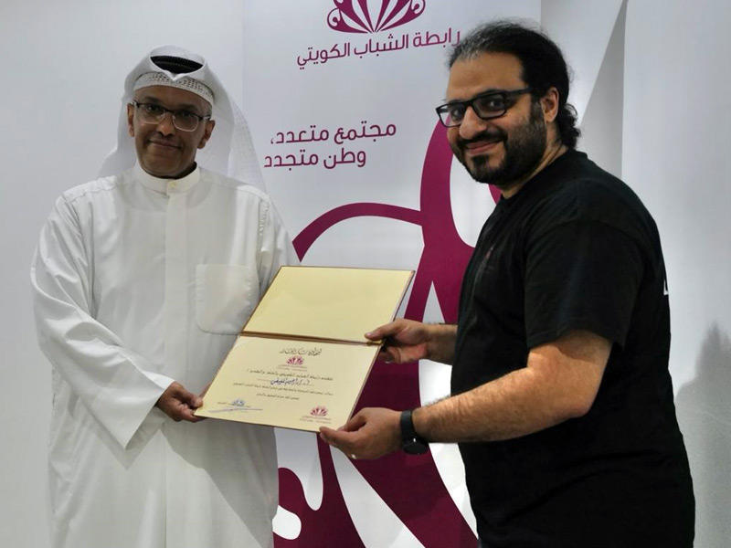 من أجواء تكريم رئيس تحرير مجلة العربي إبراهيم المليفي