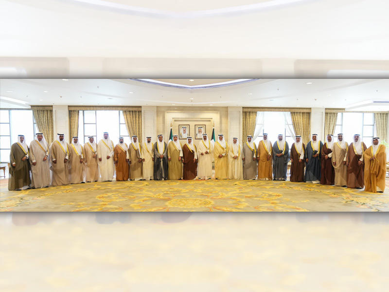 النواف متوسطاً وزير الخارجية ورؤساء البعثات الدبلوماسية الجدد أمس