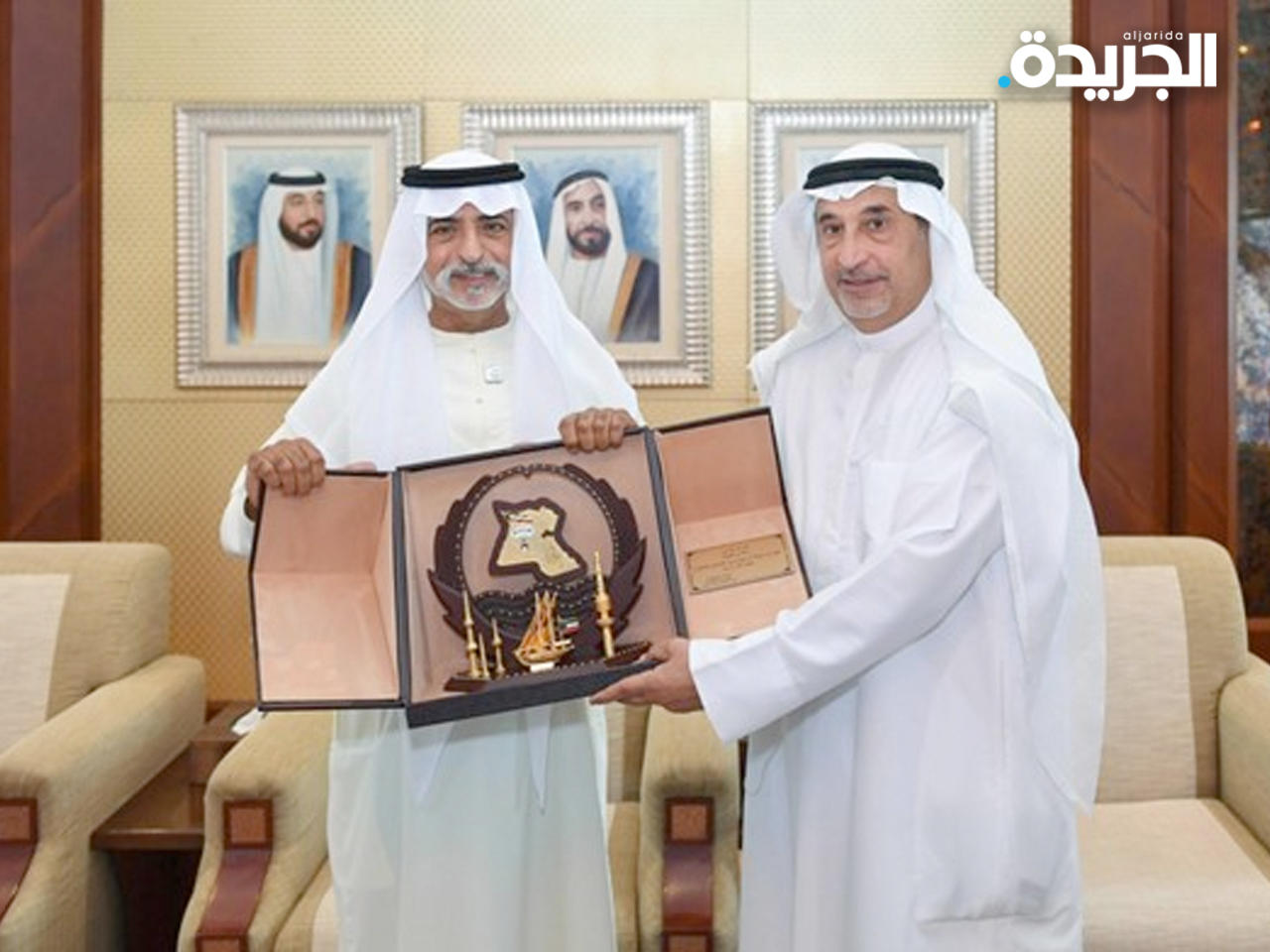 الوزير نهيان بن مبارك مستقبلاً السفير صلاح البعيجان