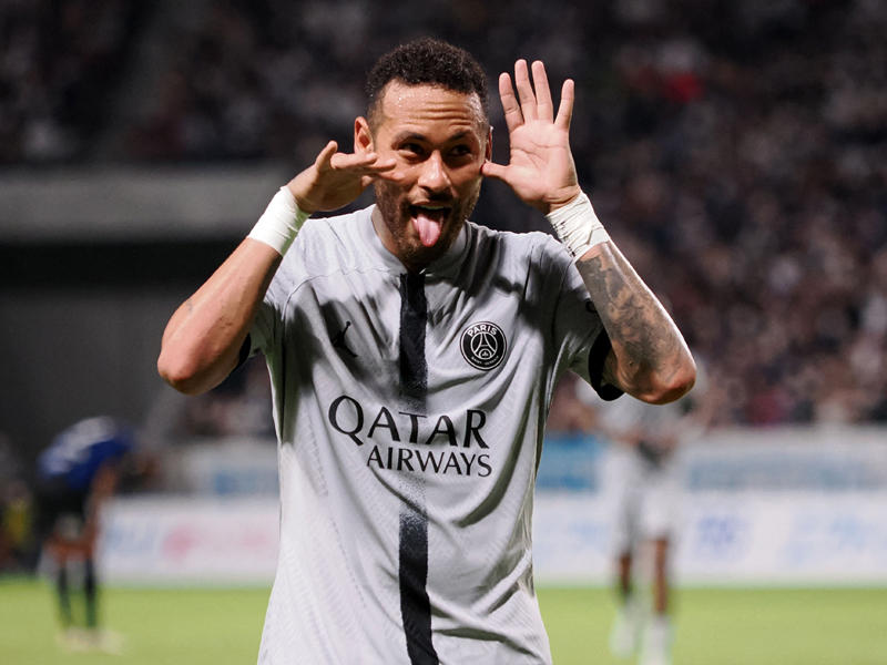 مهاجم باريس سان جرمان نيمار