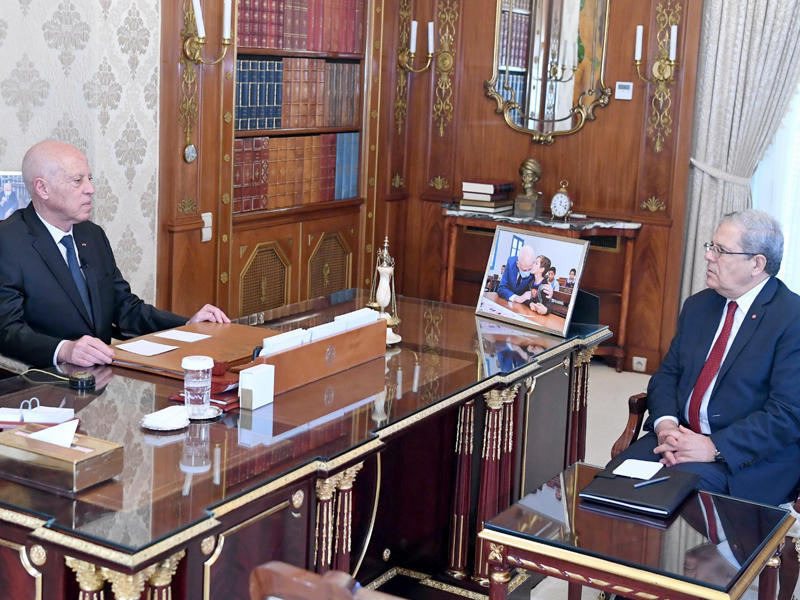 الرئيس قيس سعيد مجتمعاً بالجرندي في قصر قرطاج أمس (الرئاسة)