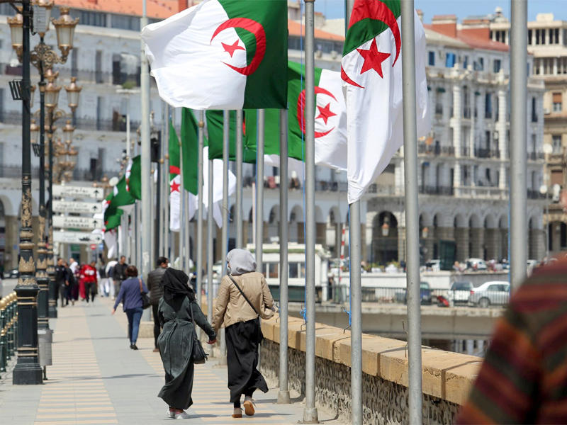 الجزائر تتراجع عن وقف التعامل مع إسبانيا