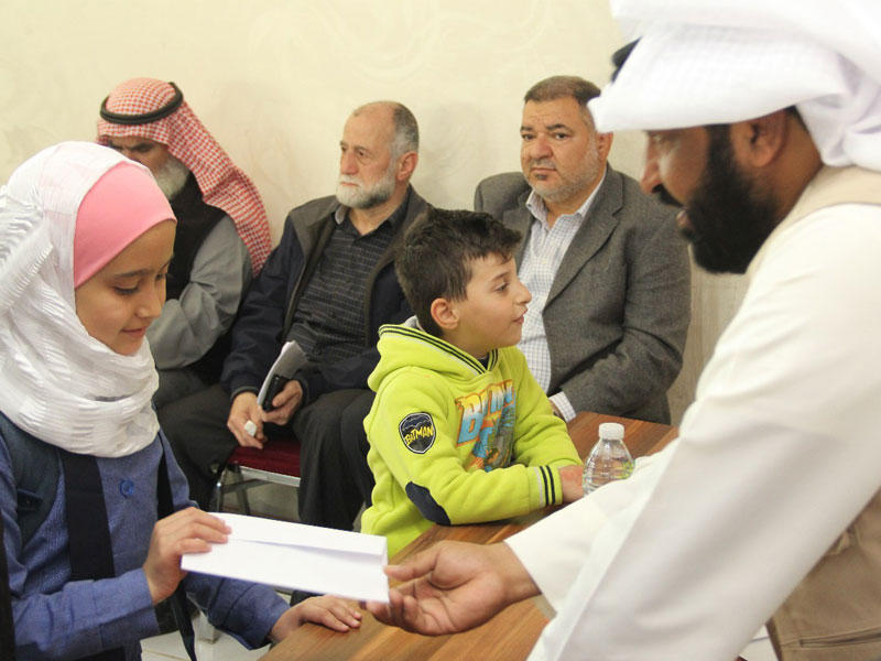 المدير العام بالتكليف ورئيس قطاع الموارد والعلاقات العامة والإعلام بجمعية النجاة الخيرية عبدالله الشهاب خلال احد فعاليات الجمعية الخيرية 