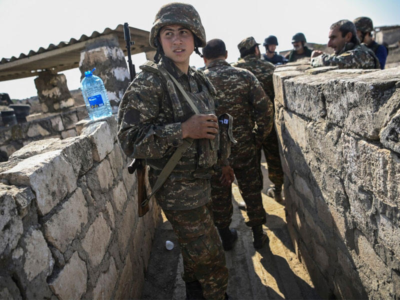 الجيش الأرمني بقصف مواقعها القريبة من جيب ناغورنو كاراباخ