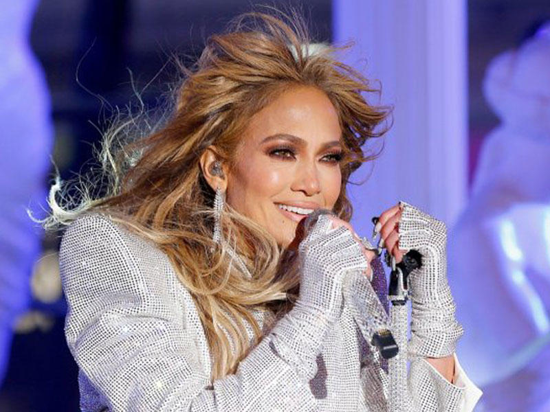  النجمة ​جينيفر لوبيز