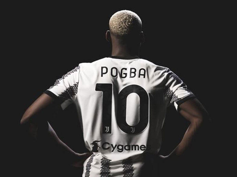 لاعب الوسط الدولي الفرنسي بول بوغبا