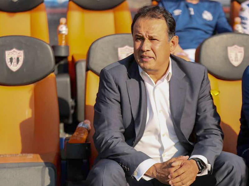  اللاعب الدولي السابق خوان رينوسو