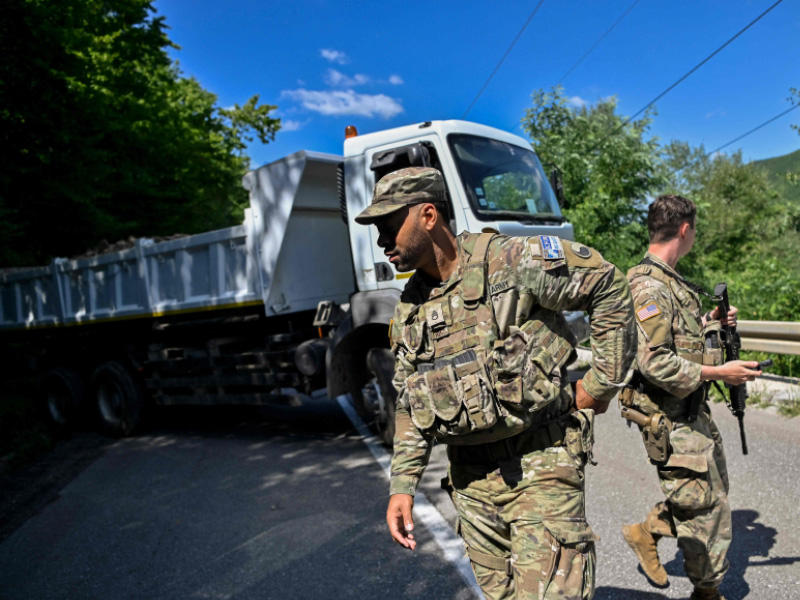 توترات بشأن بطاقات الهوية ولوحات السيارات