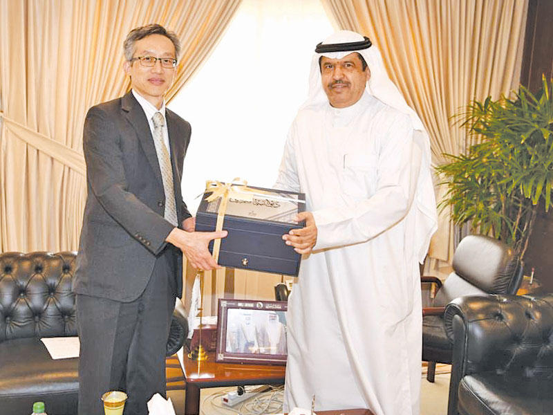 المحافظ مستقبلاً سفير اليابان