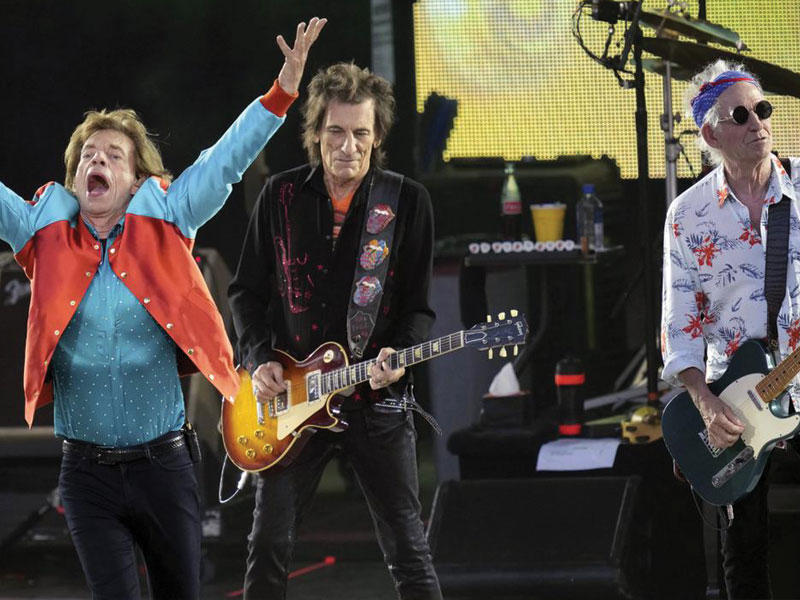 من أجواء الحفل الختامي لفرقة رولينغ ستونز
