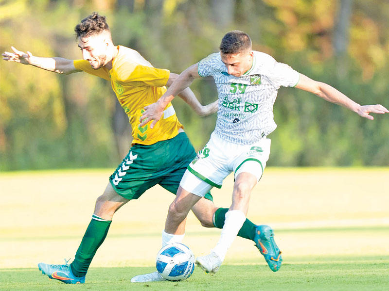 جانب من مباراة الأخضر وشبيبة القبائل (تصوير المركز الإعلامي بالنادي العربي)n